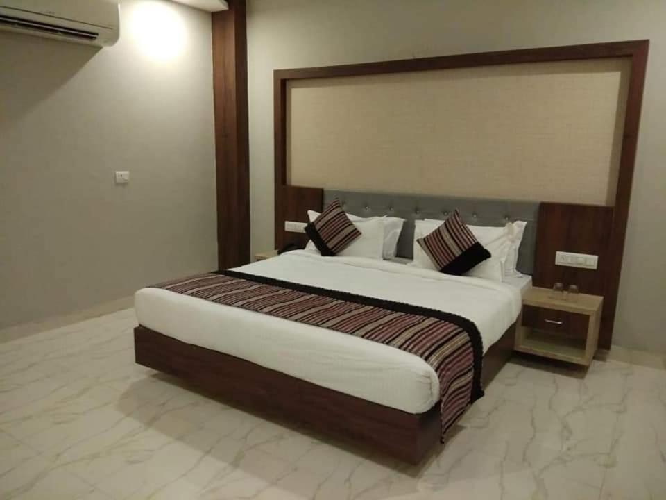 Hotel Hill Vista Udaipur Bagian luar foto