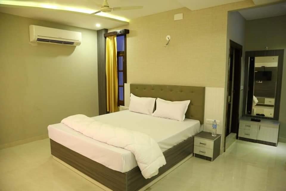 Hotel Hill Vista Udaipur Bagian luar foto